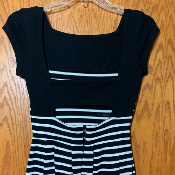 French Connection Cut Out Back Dress - Picture 4 of 6